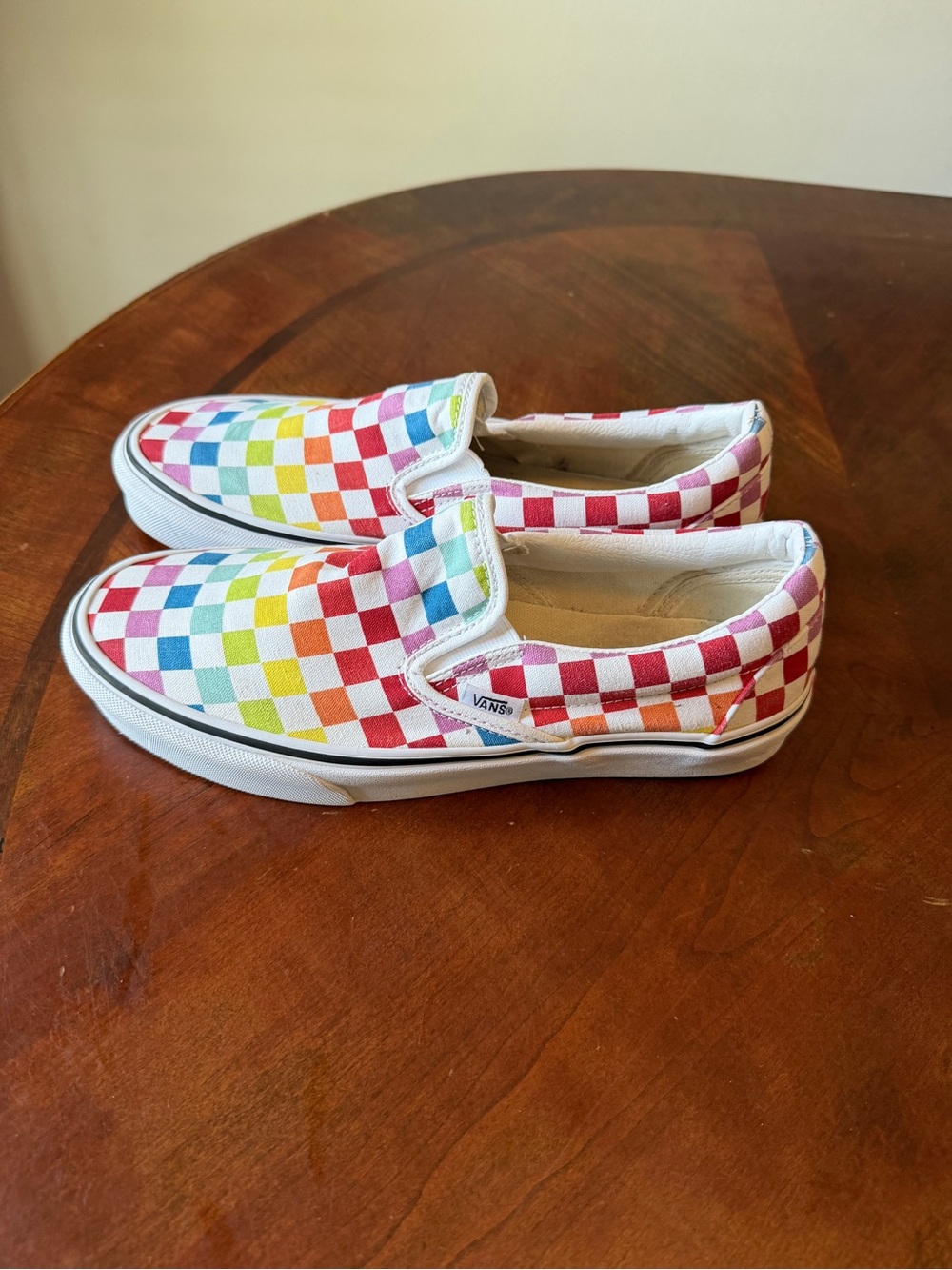 Vans Low Top Sneakers Rainbow Checkerboard Slip on Shoes Women’s Size 9